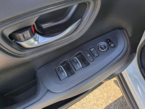 Used 2023 Honda HR-V Sport image 11