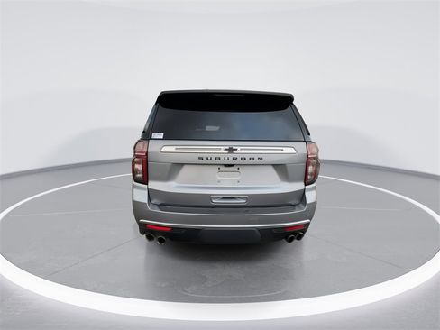 Used 2024 Chevrolet Suburban High Country image 7