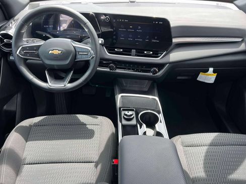Used 2026 Chevrolet Equinox LT w/ Safety and Technology Package FWD image 15
