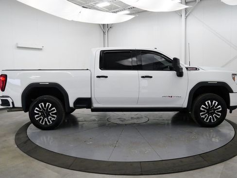 Used 2021 GMC Sierra 2500 AT4 w/ AT4 Premium Plus Package AWD/4WD image 8