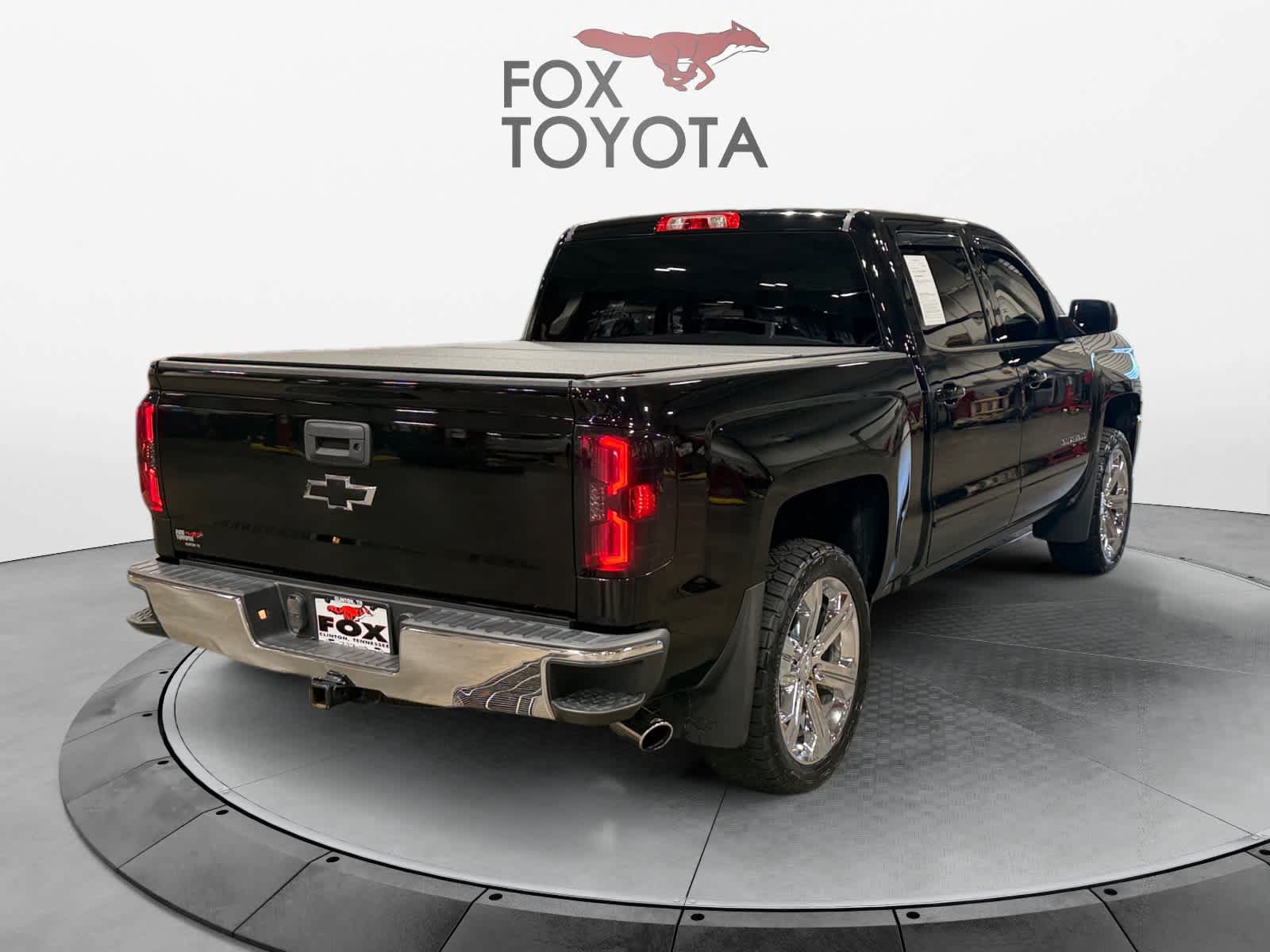 Used 2018 Chevrolet Silverado 1500 LT w/ LPO, Chrome Package AWD/4WD image 5