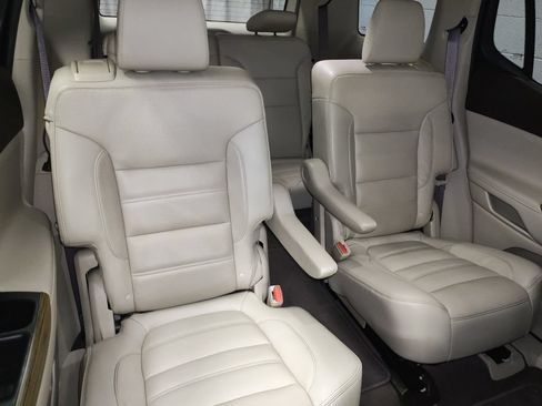 Used 2017 GMC Acadia Denali w/ Technology Package AWD/4WD image 10