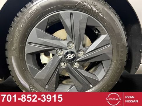 Used 2023 Hyundai Elantra SEL w/ Cargo Package image 14