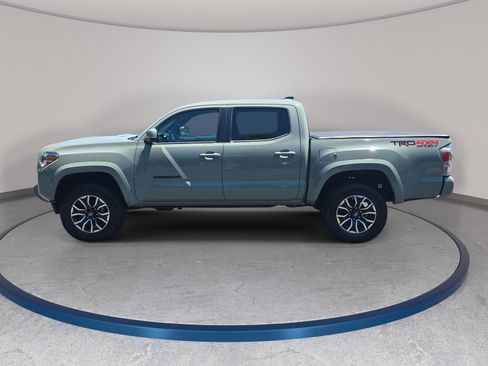 Used 2023 Toyota Tacoma TRD Sport w/ Technology Package AWD/4WD image 8