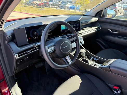 Certified 2025 Hyundai Tucson SEL image 12