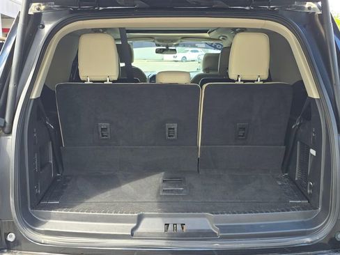 Used 2019 Ford Expedition Platinum AWD/4WD image 14