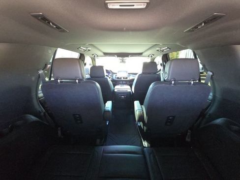 Used 2023 Chevrolet Tahoe High Country w/ Premium Package image 15