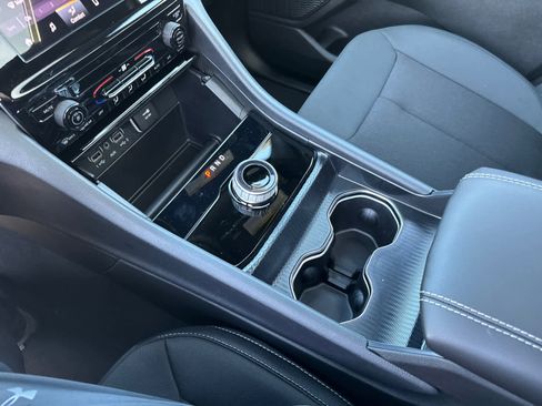 New 2025 Jeep Grand Cherokee L Laredo image 26