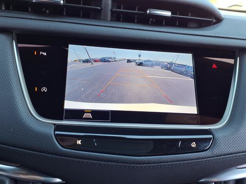 Used 2025 Cadillac XT5 Luxury FWD image 6