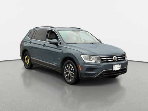 Used 2020 Volkswagen Tiguan SE image 3