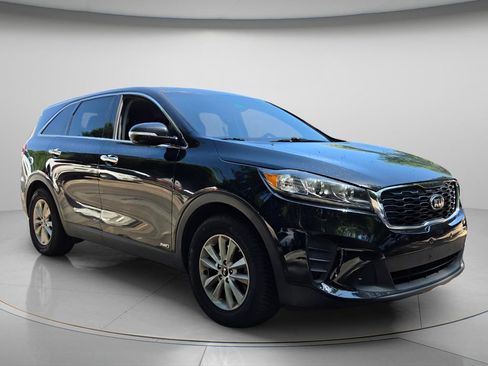 Used 2019 Kia Sorento AWD image 4