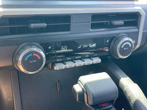 Used 2025 Toyota Tacoma TRD Sport AWD/4WD image 7