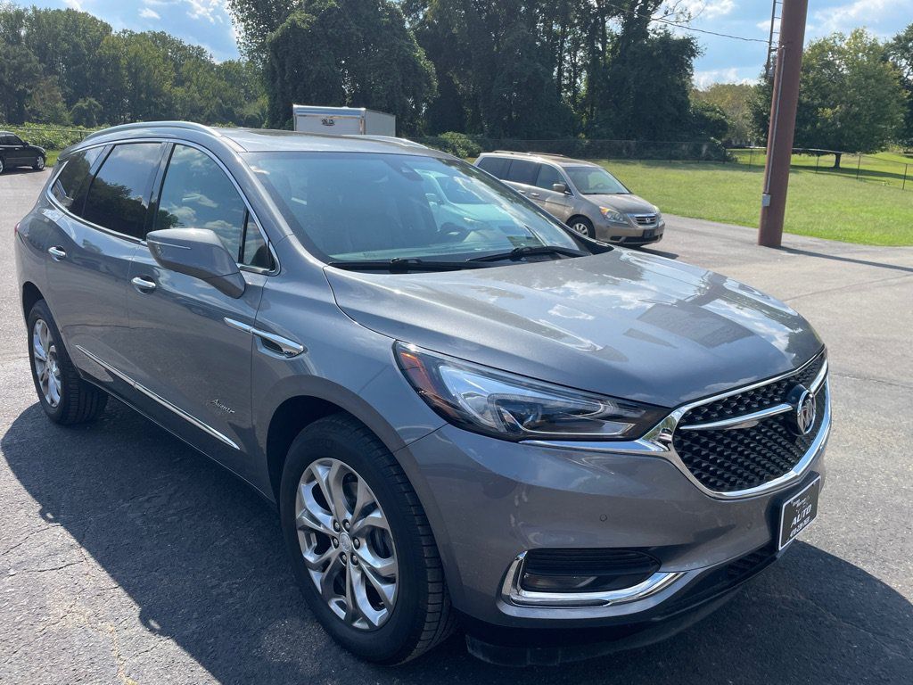 Used 2018 Buick Enclave Avenir w/ Avenir Technology Package AWD/4WD image 8