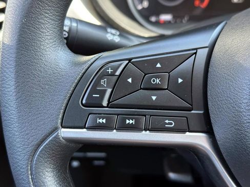 Certified 2022 Nissan Versa SV w/ Trunk Package image 21