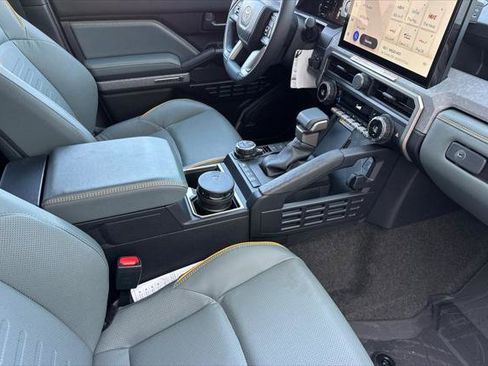 Certified 2025 Toyota 4Runner Trailhunter image 22