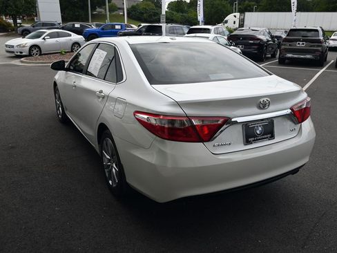 Used 2017 Toyota Camry XLE w/ Moonroof Package FWD image 13