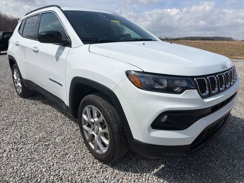 Used 2023 Jeep Compass Latitude AWD/4WD image 7