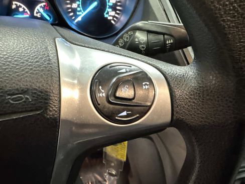 Used 2015 Ford Escape SE image 29