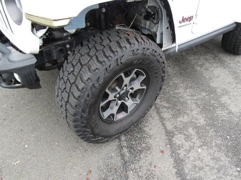 Used 2018 Jeep Wrangler Rubicon w/ Cold Weather Group AWD/4WD image 27