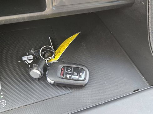 Certified 2025 Honda Pilot EX-L image 18