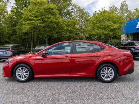 Used 2025 Toyota Camry LE FWD image 3
