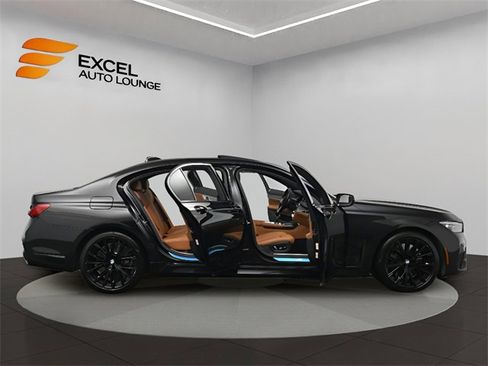 Used 2020 BMW 750i xDrive 750i xDrive w/ M Sport Package image 68