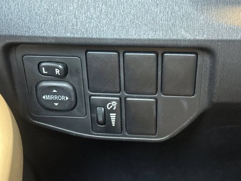 Used 2015 Toyota Prius Two FWD image 40
