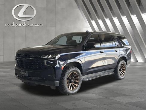 Used 2022 Chevrolet Tahoe LT w/ Luxury Package AWD/4WD image 3