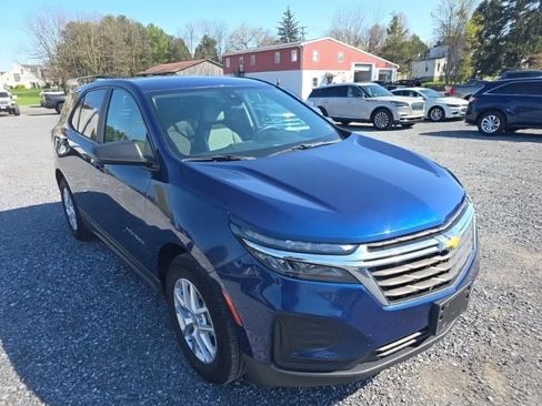 Used 2023 Chevrolet Equinox LS w/ LS Convenience Package image 3