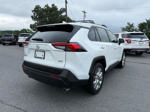 Used 2019 Toyota RAV4 XLE Premium FWD image 6