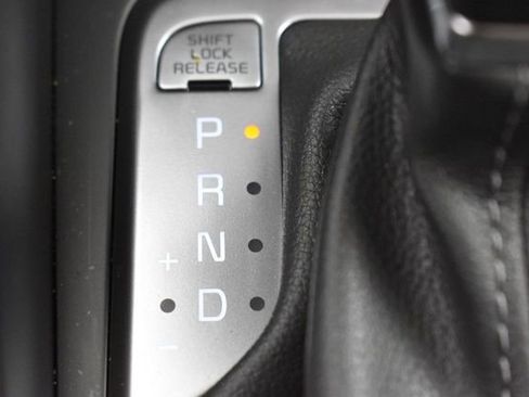 Used 2026 Kia Sorento S FWD image 23