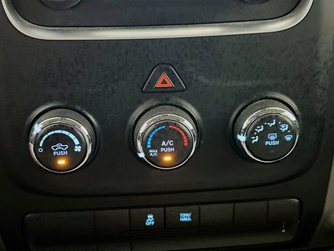 Used 2017 RAM 1500 Express RWD image 11