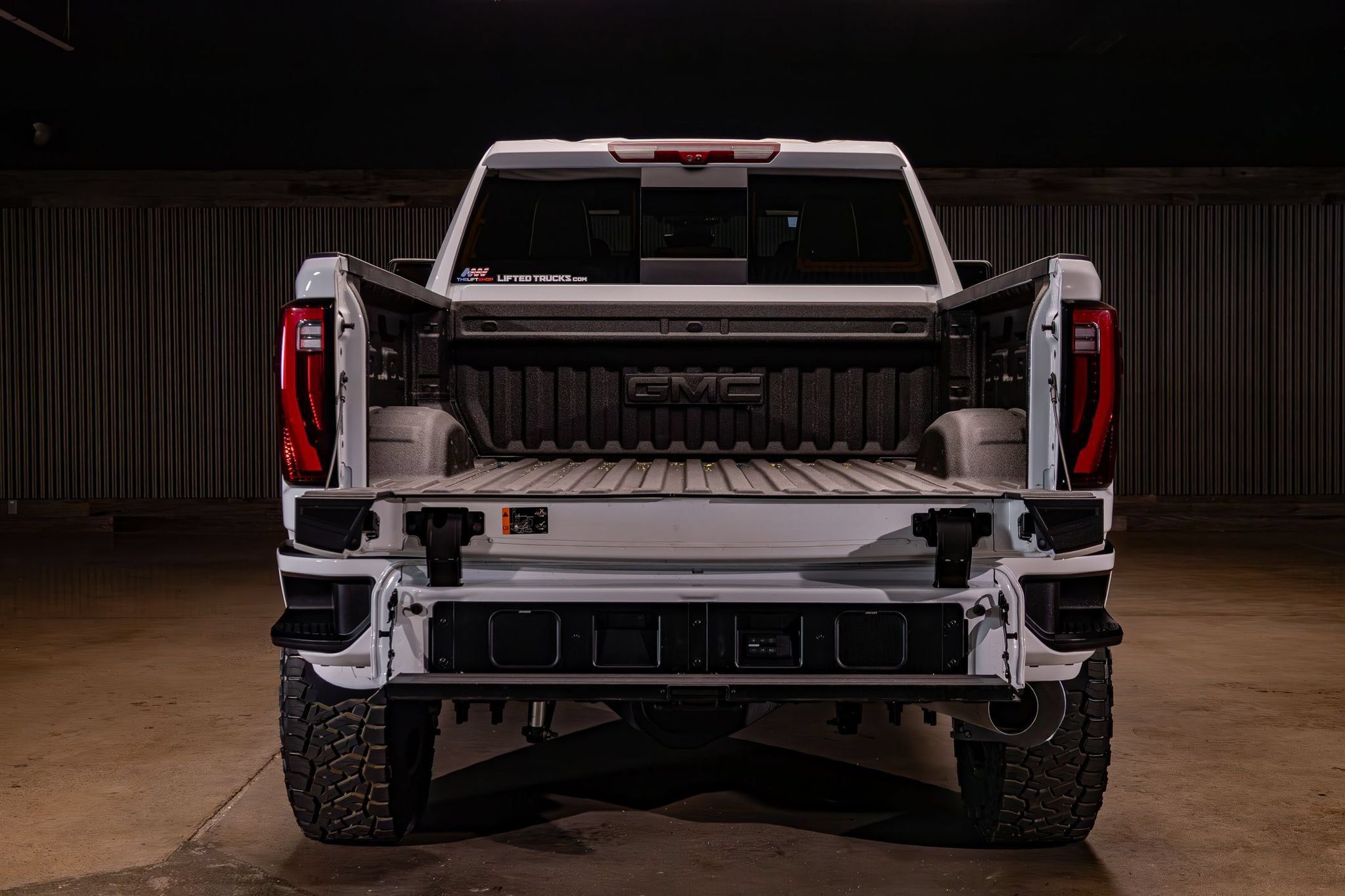 Used 2026 GMC Sierra 2500 Denali Ultimate AWD/4WD image 9