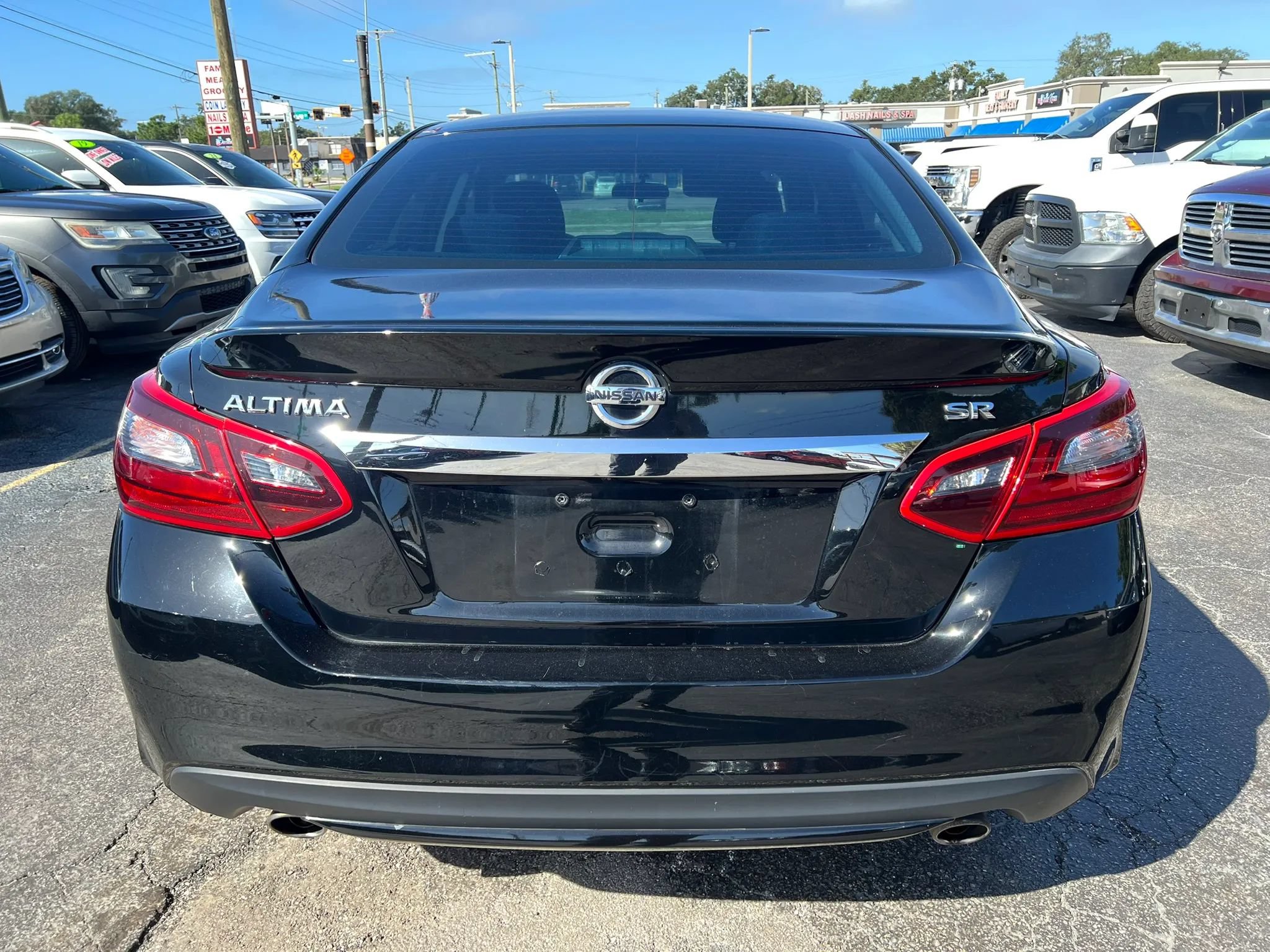 Used 2017 Nissan Altima 2.5 SR FWD image 6