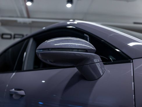 Certified 2025 Porsche Macan 4S Electric AWD/4WD image 19