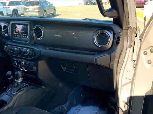 Certified 2021 Jeep Wrangler Unlimited Sahara w/ Cold Weather Group image 16