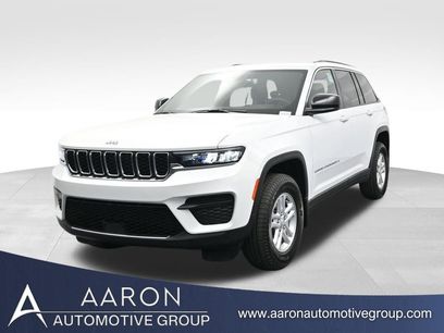New 2025 Jeep Grand Cherokee Laredo w/ MOPAR Finishing Package