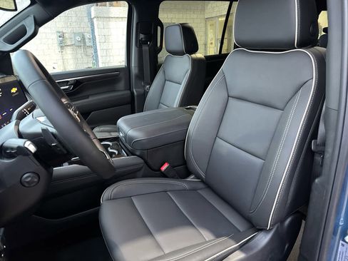 New 2026 Chevrolet Suburban Premier w/ Sun And Tow Package image 12