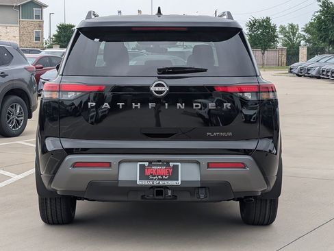New 2026 Nissan Pathfinder Platinum FWD image 6