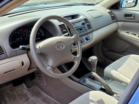 Used 2004 Toyota Camry FWD image 21