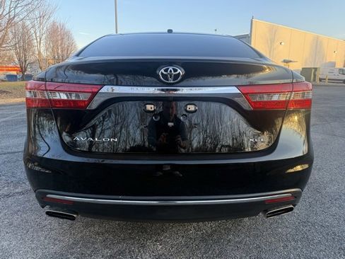 Used 2018 Toyota Avalon XLE Premium w/ All Weather Liner Package image 4