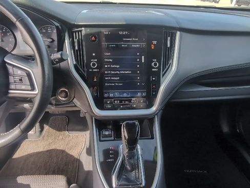 Used 2025 Subaru Outback Premium image 21
