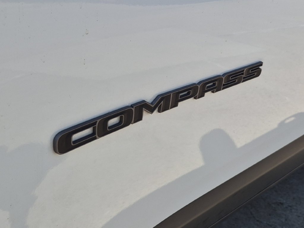Used 2025 Jeep Compass Trailhawk AWD/4WD image 14