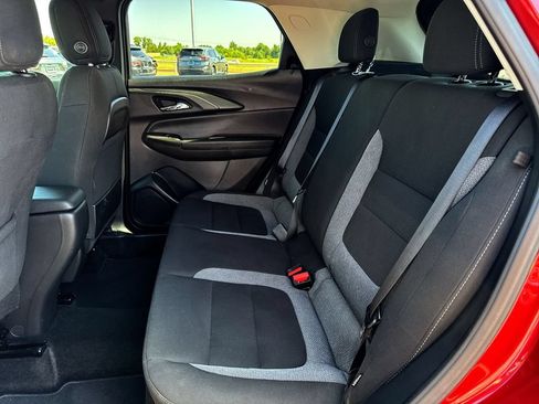 Used 2025 Chevrolet TrailBlazer LT AWD/4WD image 21
