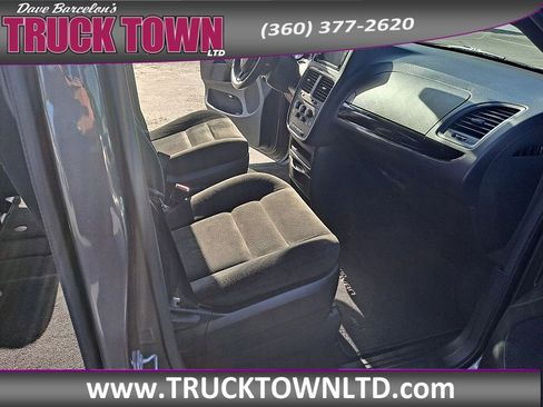 Used 2016 Dodge Grand Caravan SE FWD image 16