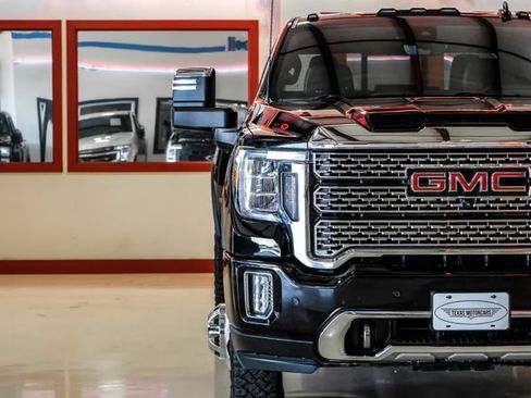 Used 2023 GMC Sierra 3500 Denali w/ Denali Ultimate Package AWD/4WD image 39