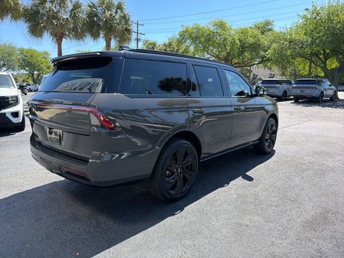 Used 2025 Lincoln Navigator Black Label AWD/4WD image 8