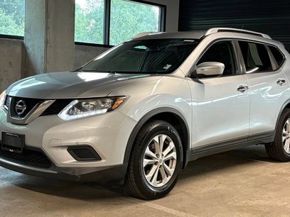 Used 2016 Nissan Rogue SV