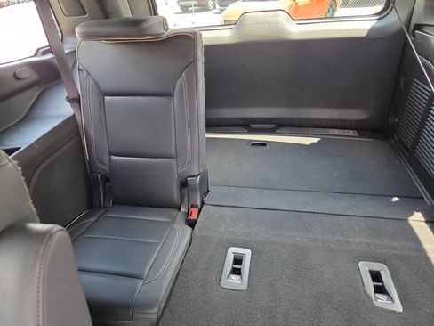 Used 2023 Chevrolet Tahoe Premier RWD image 6