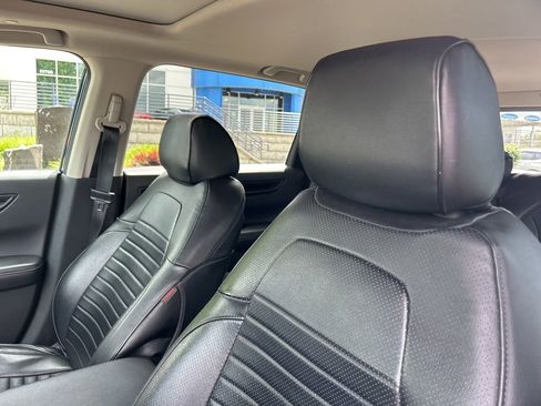 Used 2024 Honda CR-V EX image 9